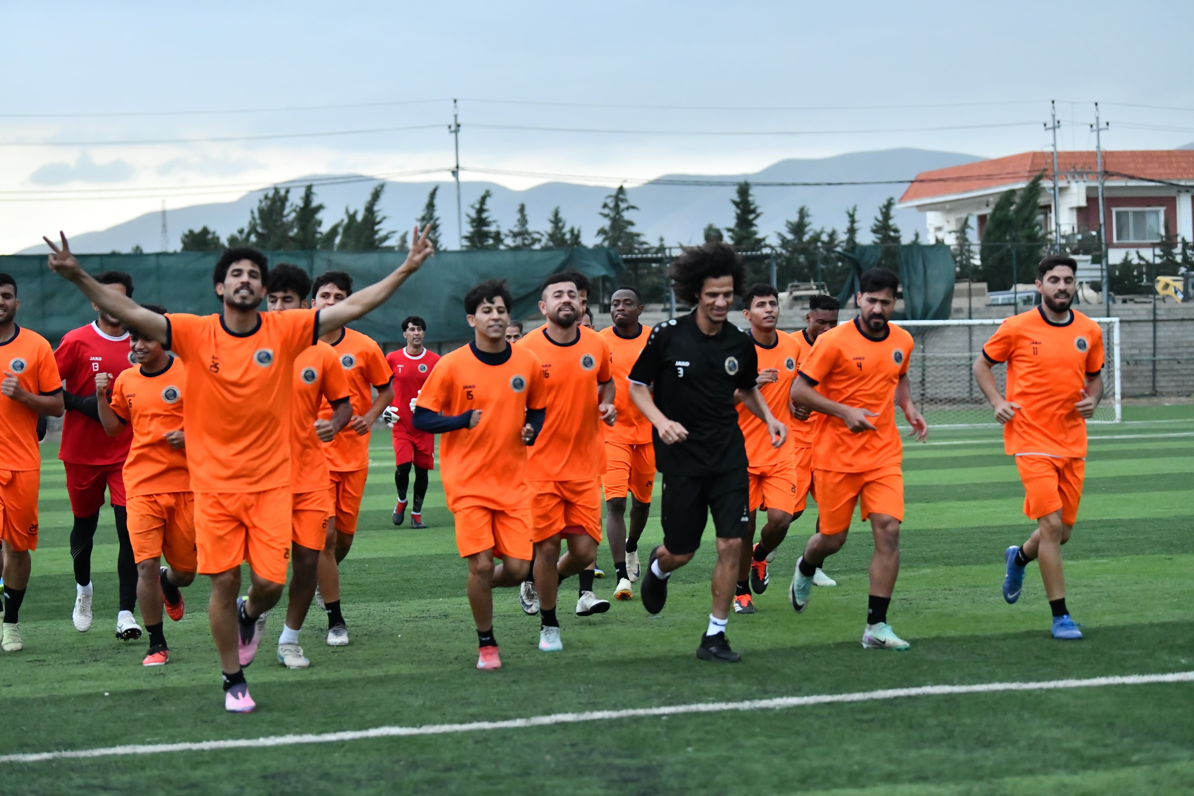 فريقنا يصل إلى السليمانية ويجرى أولى وحداته التدريبية